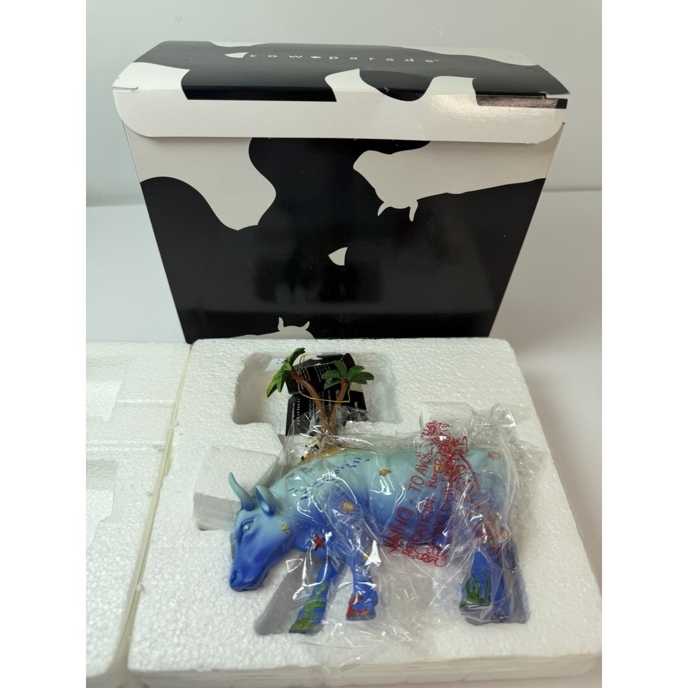 Cow Parade 7707 No Cow is an Island 2004 Figurine‎ Westland Giftware Box Tag #2